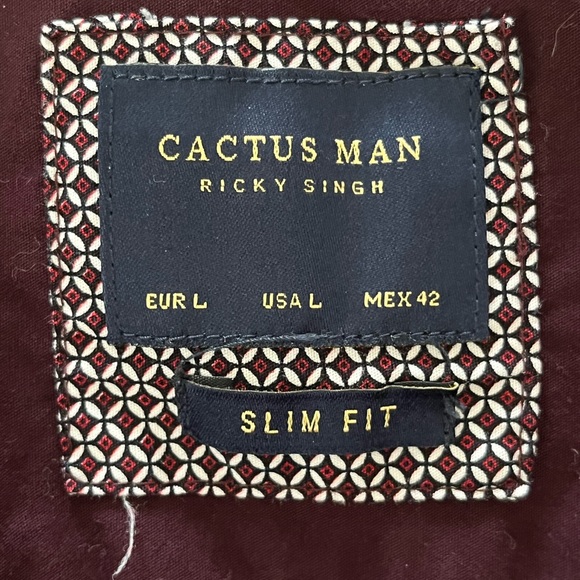 Ricky Singh Button down dark red shirt, short sleeve large - Picture 3 of 3